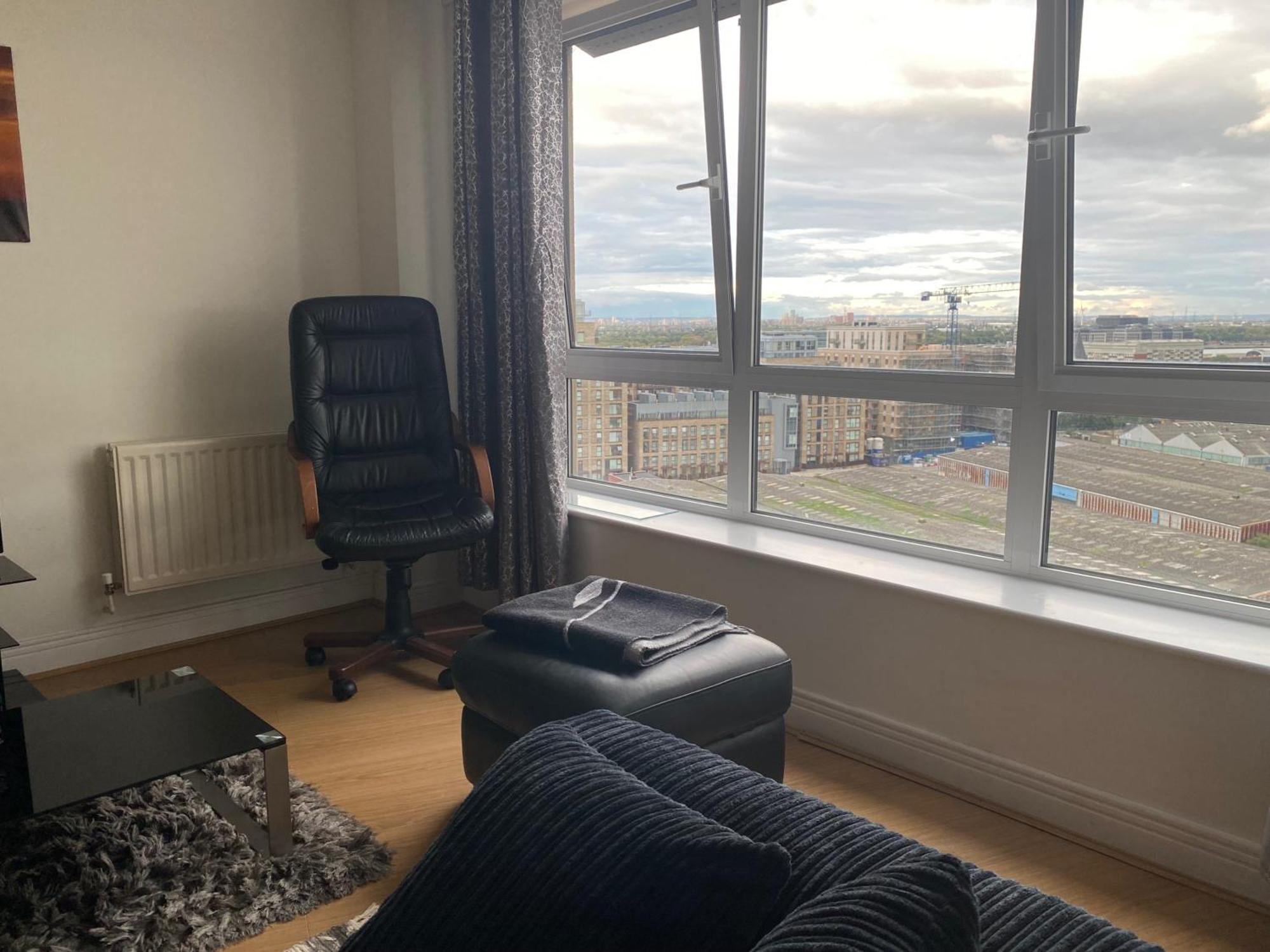 2 Bed Parking Balcony River View Appartamento *