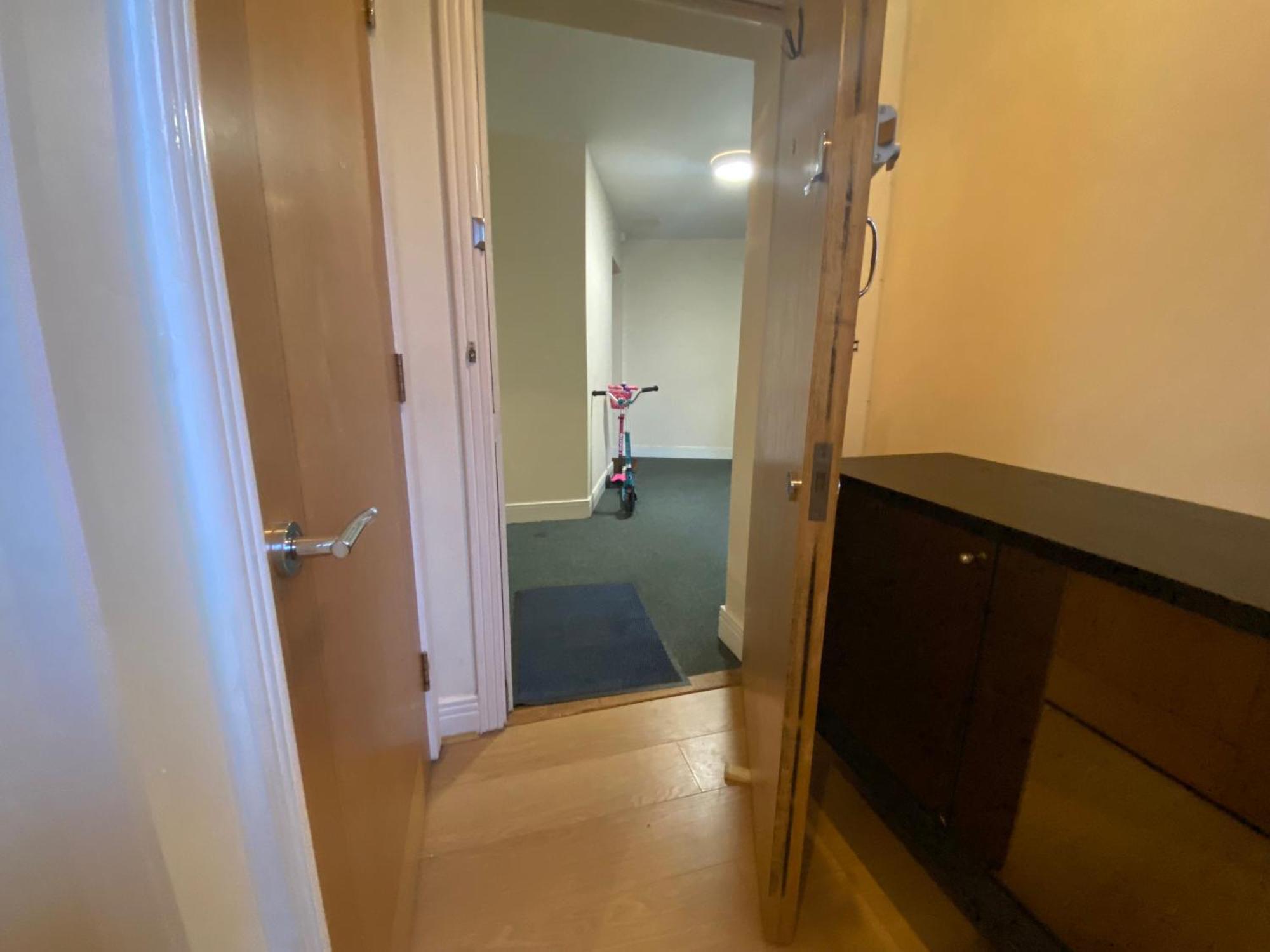 2 Bed Parking Balcony River View Appartamento Londra